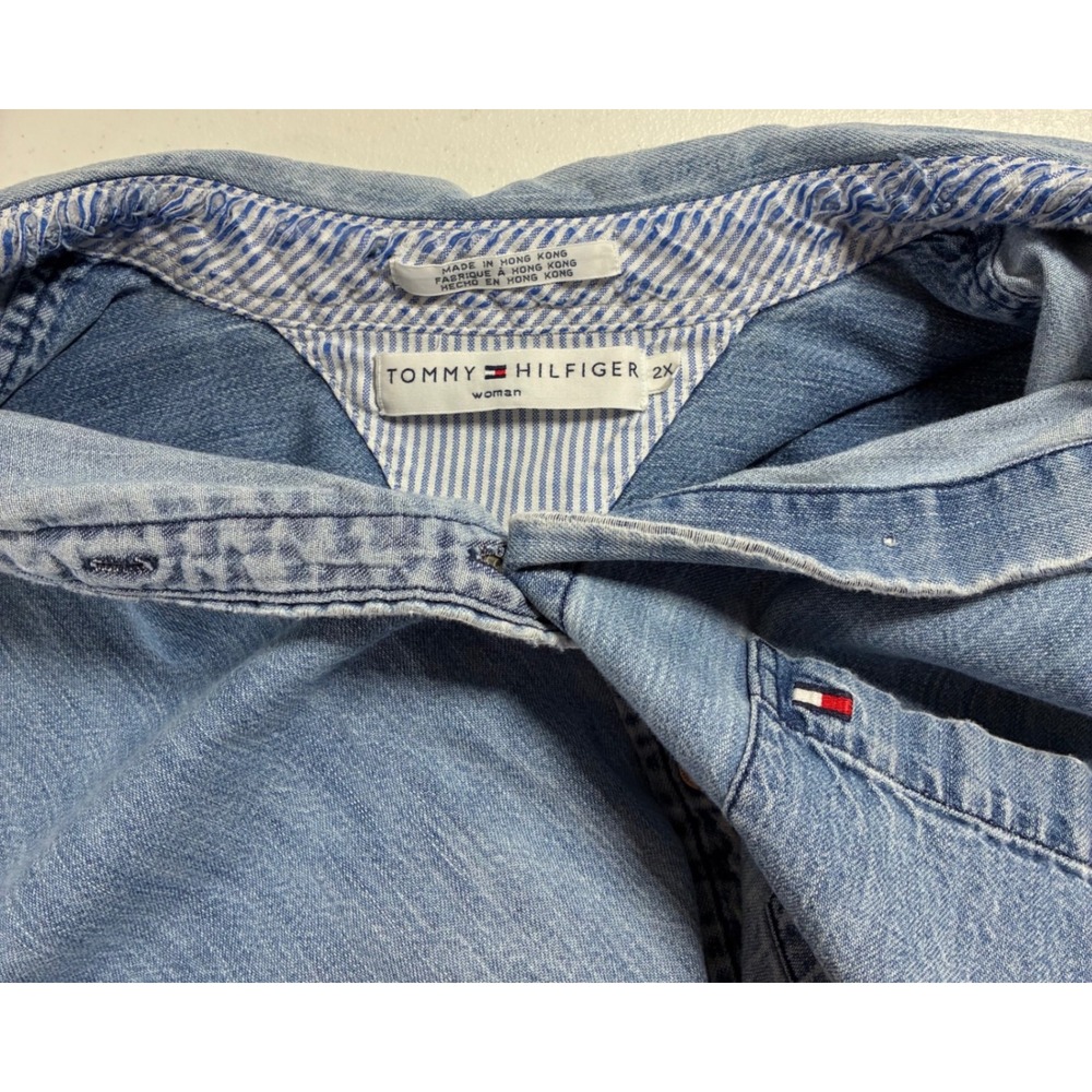 Tommy Hilfiger Womens 2X Denim Button Down Shirt Light Wash Blue Long Sleeve - Picture 8 of 16
